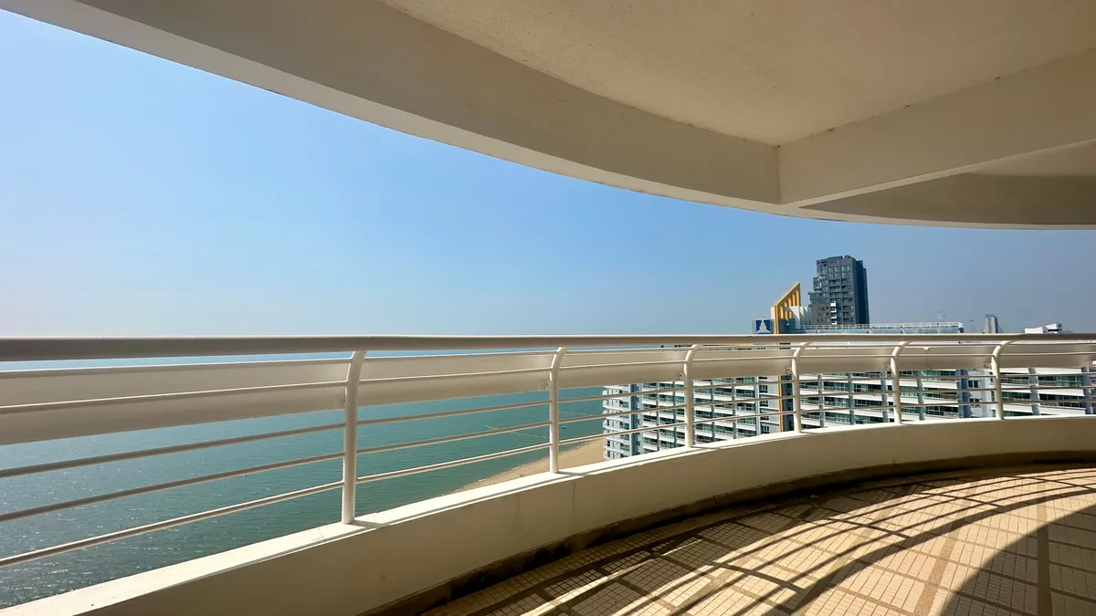 Beachfront Ocean View 2 Bed 2 Bath Condo In Jomtien photo 25