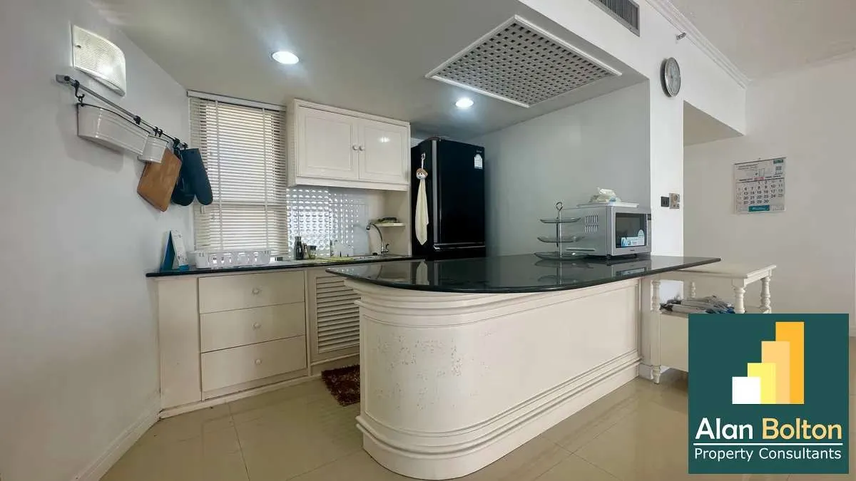 Beachfront Ocean View 2 Bed 2 Bath Condo In Jomtien photo 4
