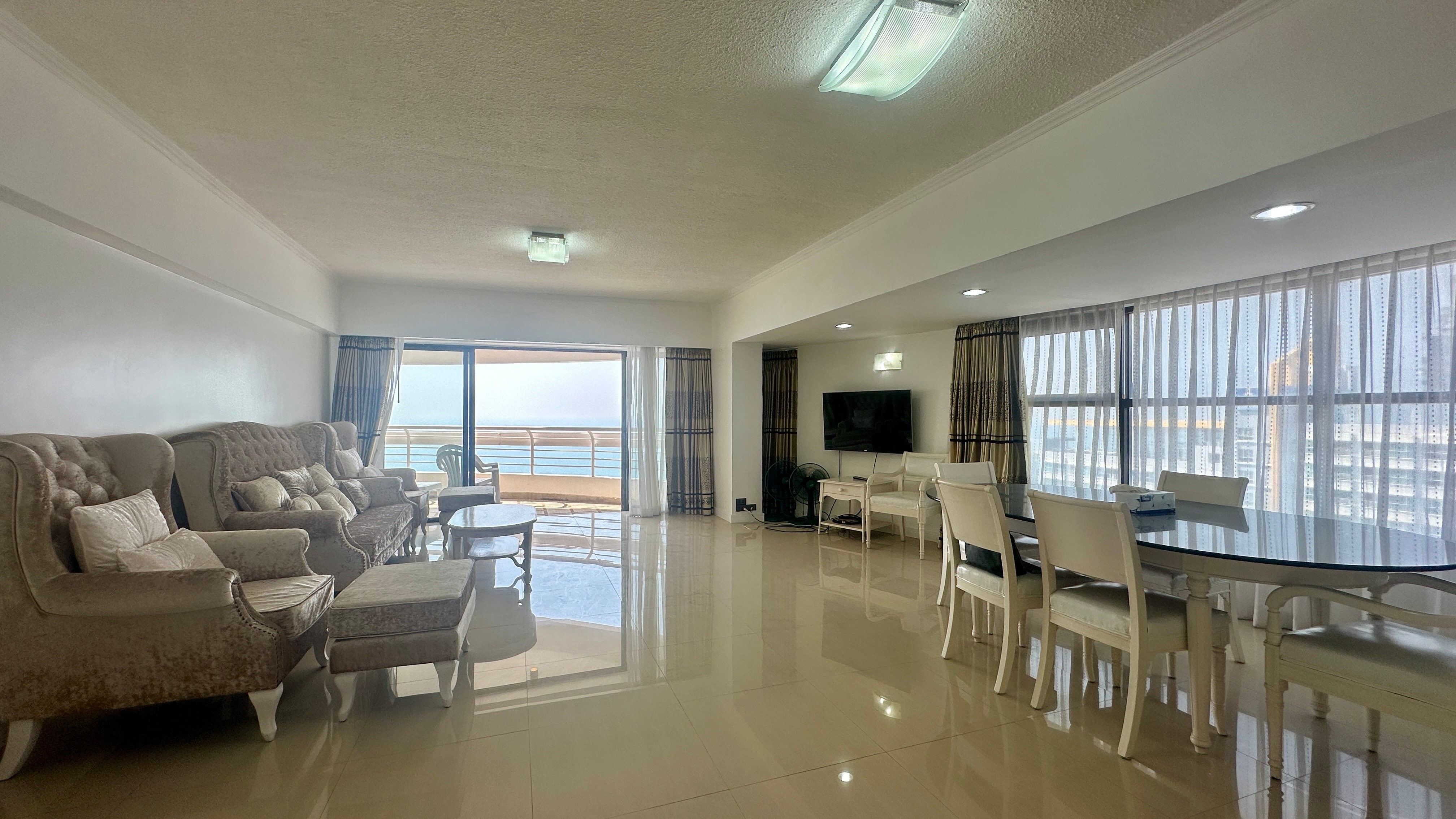 Beachfront Ocean View 2 Bed 2 Bath Condo In Jomtien photo 30