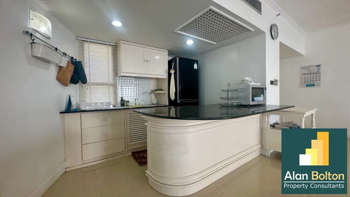 Beachfront Ocean View 2 Bed 2 Bath Condo In Jomtien photo 5