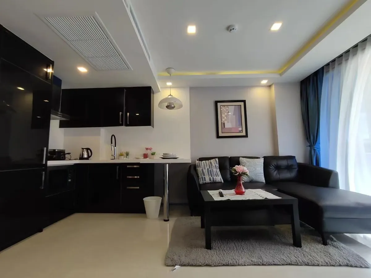 Grand Avenue Residence For Sale photo 16
