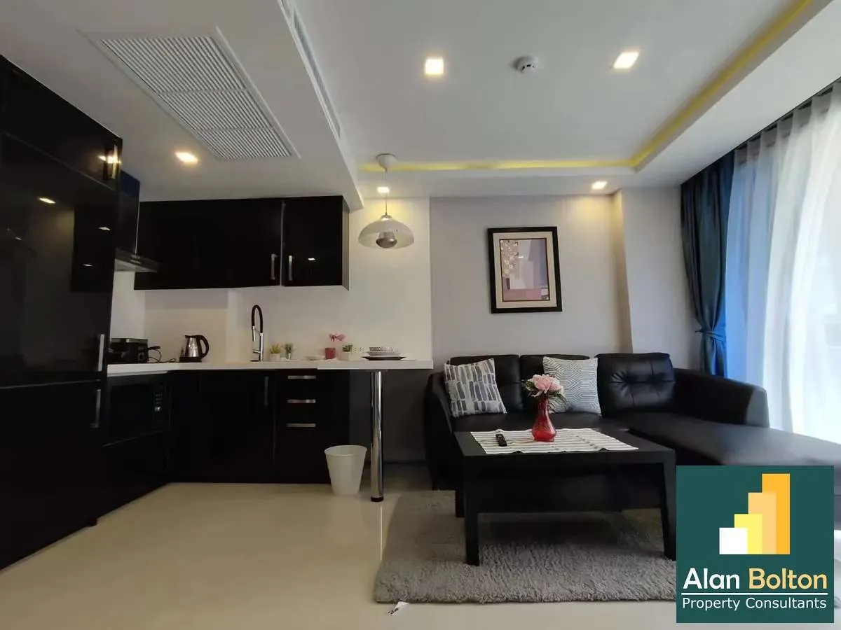 Grand Avenue Residence For Sale photo 4