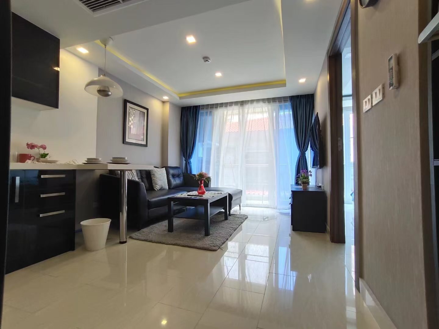 Grand Avenue Residence For Sale photo 15
