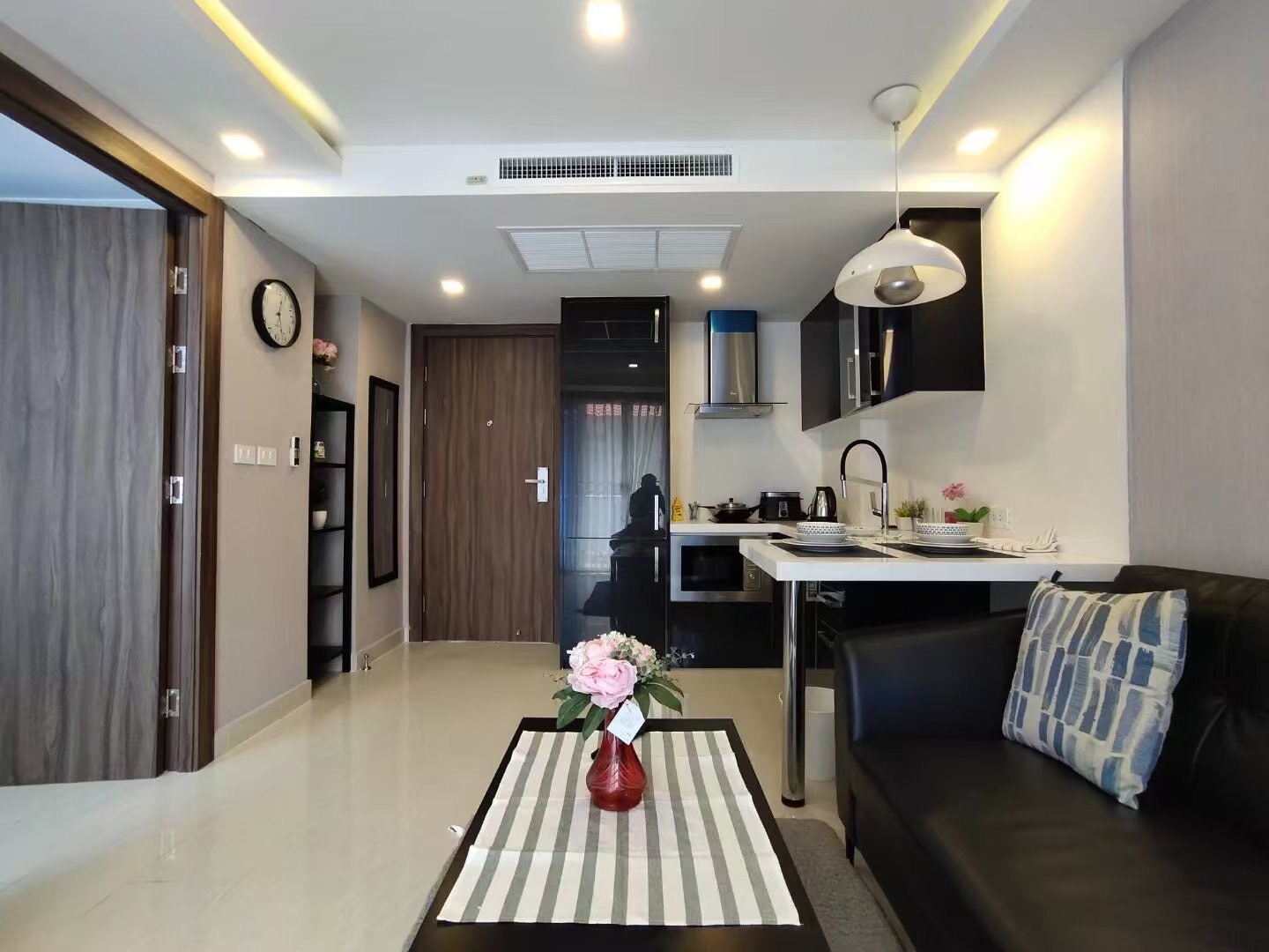 Grand Avenue Residence For Sale photo 13