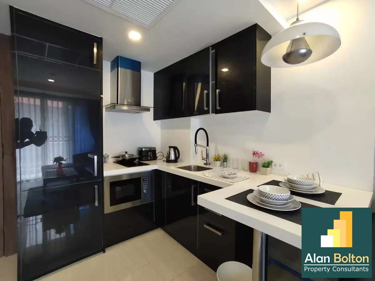 Grand Avenue Residence For Sale photo 2