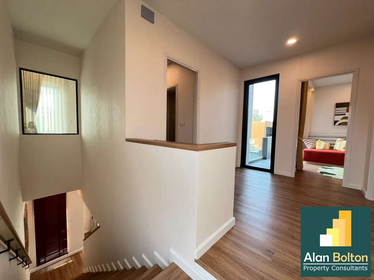 Modern Tropical 4 Bedrooms 4 Bathrooms in East Pattaya photo 13