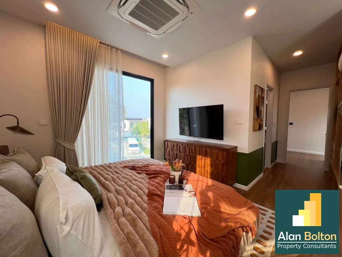 Modern Tropical 4 Bedrooms 4 Bathrooms in East Pattaya photo 5