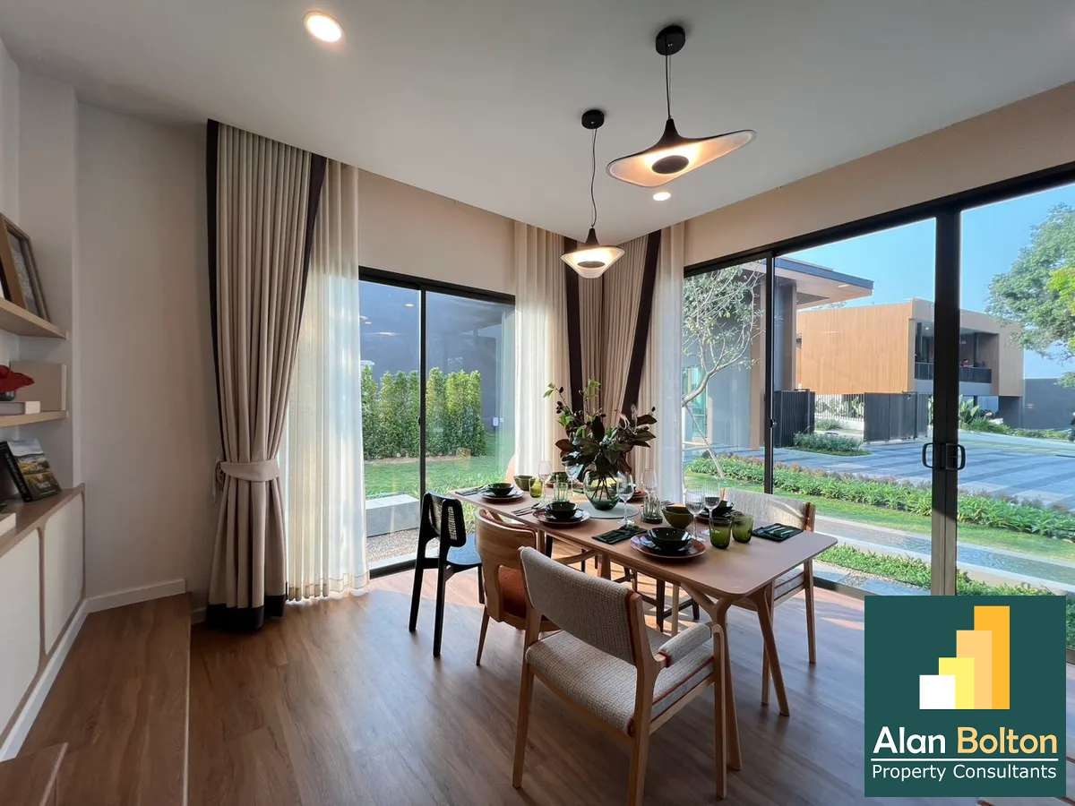 Modern Tropical 4 Bedrooms 4 Bathrooms in East Pattaya photo 6