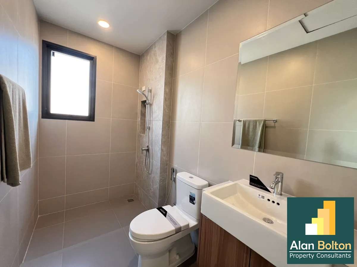 Modern Tropical 4 Bedrooms 4 Bathrooms in East Pattaya photo 12