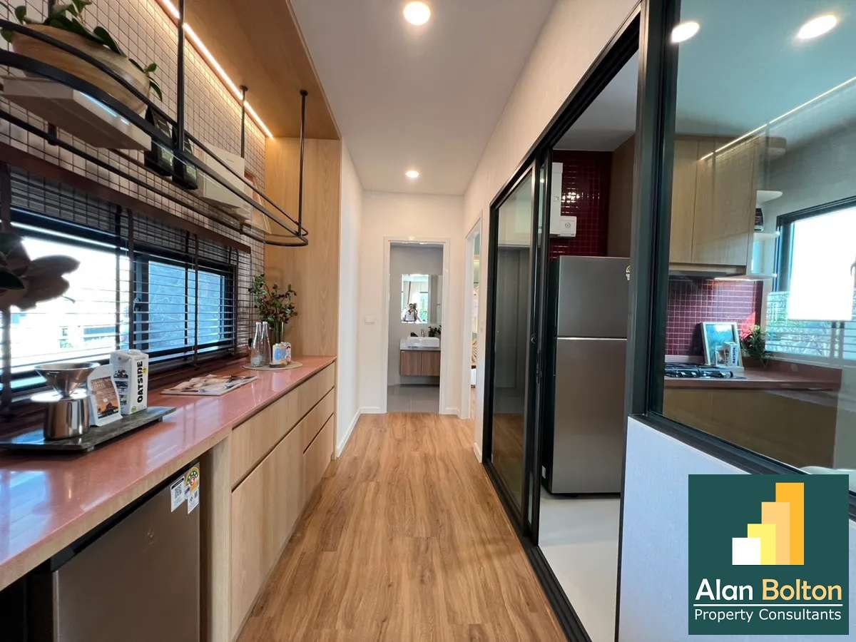 Modern Tropical 4 Bedrooms 4 Bathrooms in East Pattaya photo 8