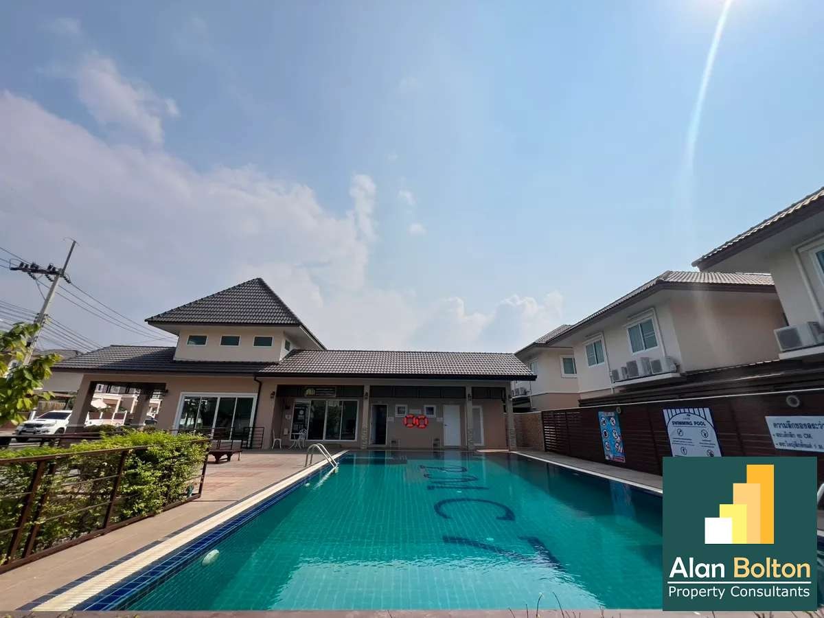 2- Storey 3 Bedrooms 3 Bathrooms in East Pattaya
