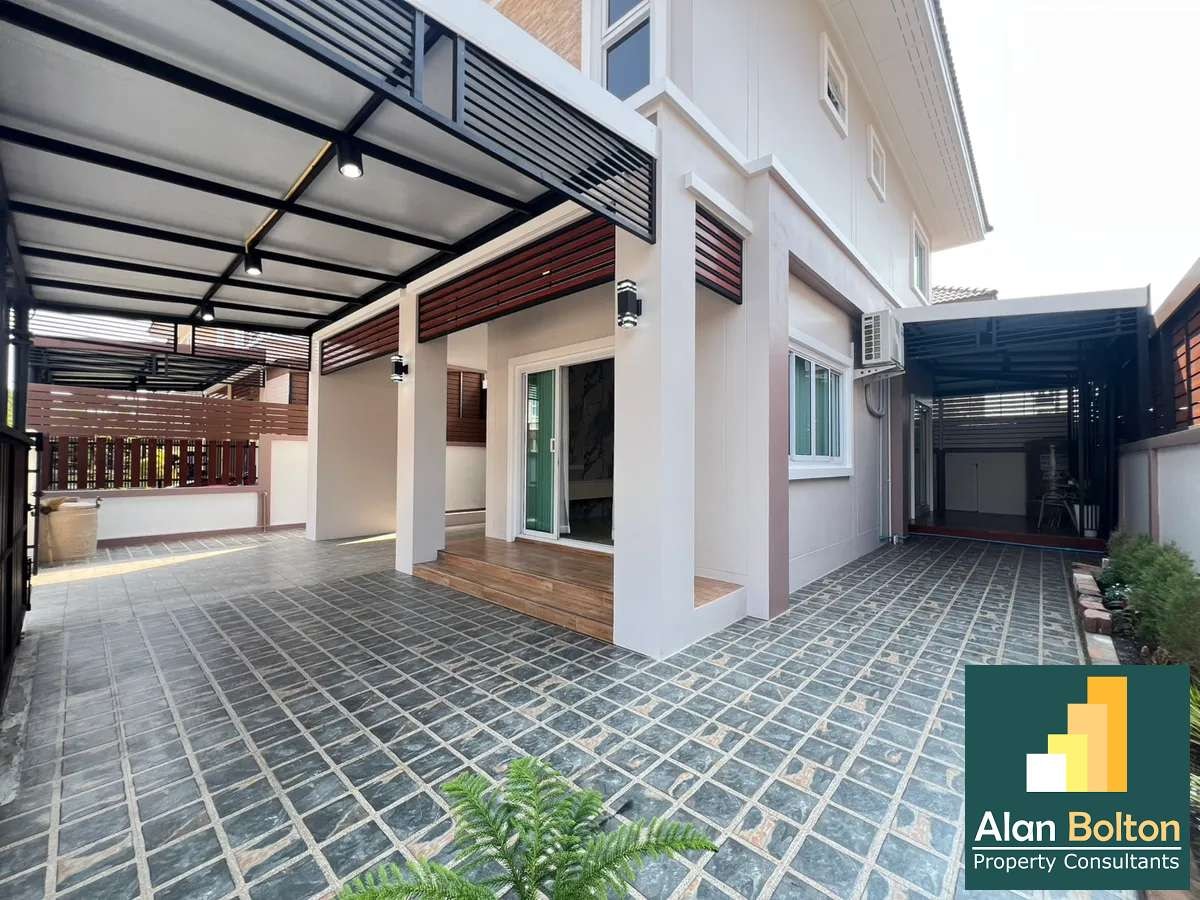 2- Storey 3 Bedrooms 3 Bathrooms in East Pattaya photo 6