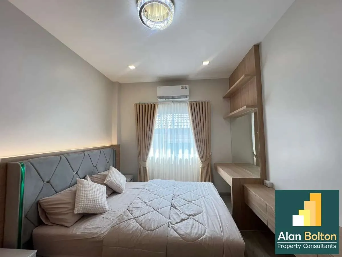 2- Storey 3 Bedrooms 3 Bathrooms in East Pattaya photo 14