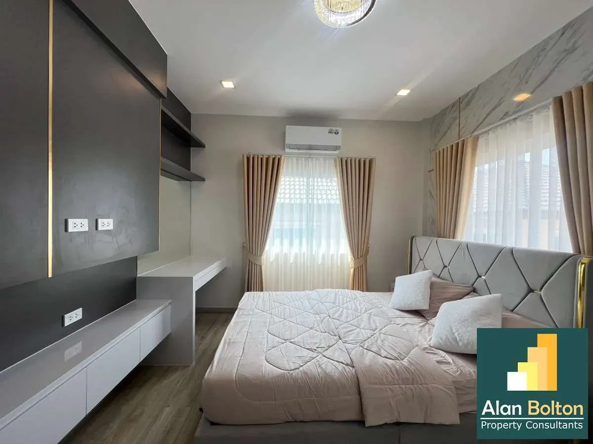 2- Storey 3 Bedrooms 3 Bathrooms in East Pattaya photo 16