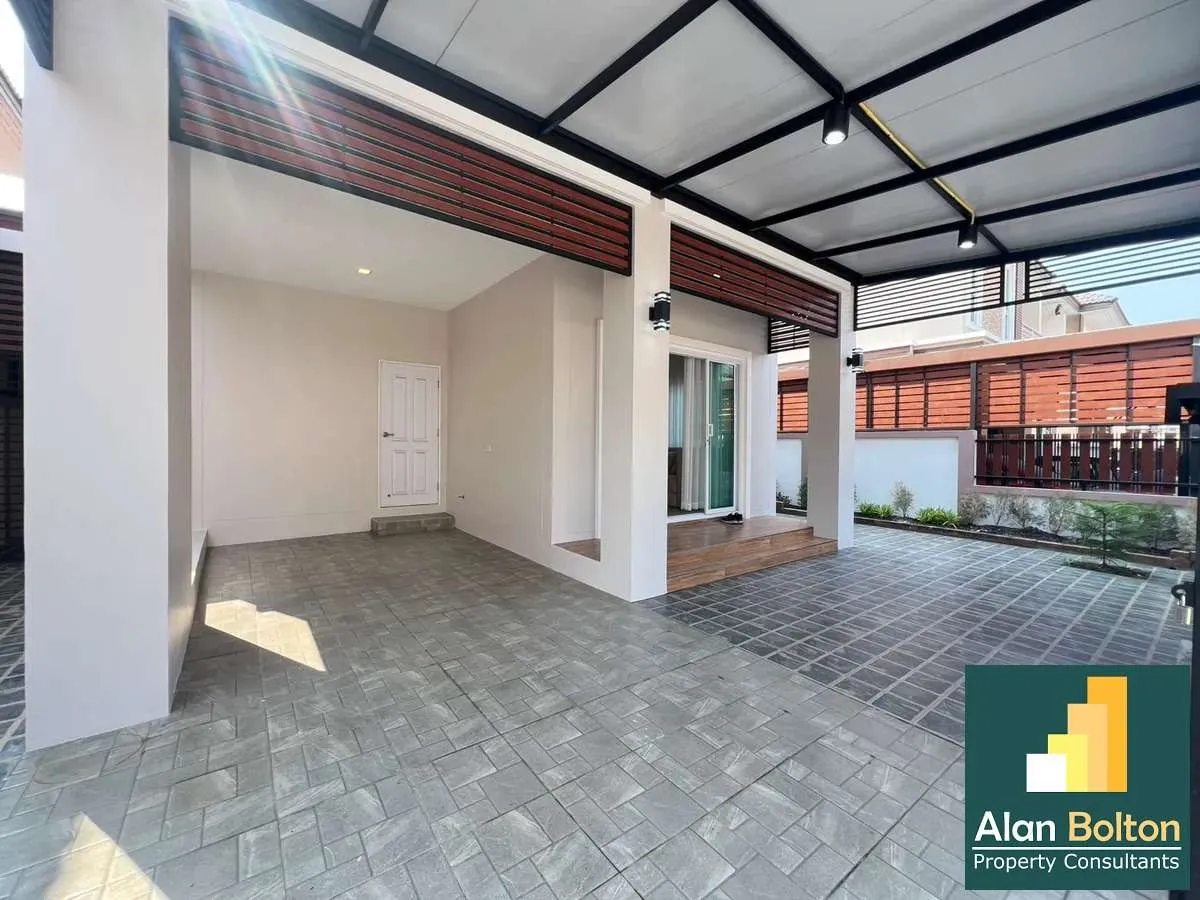 2- Storey 3 Bedrooms 3 Bathrooms in East Pattaya photo 3