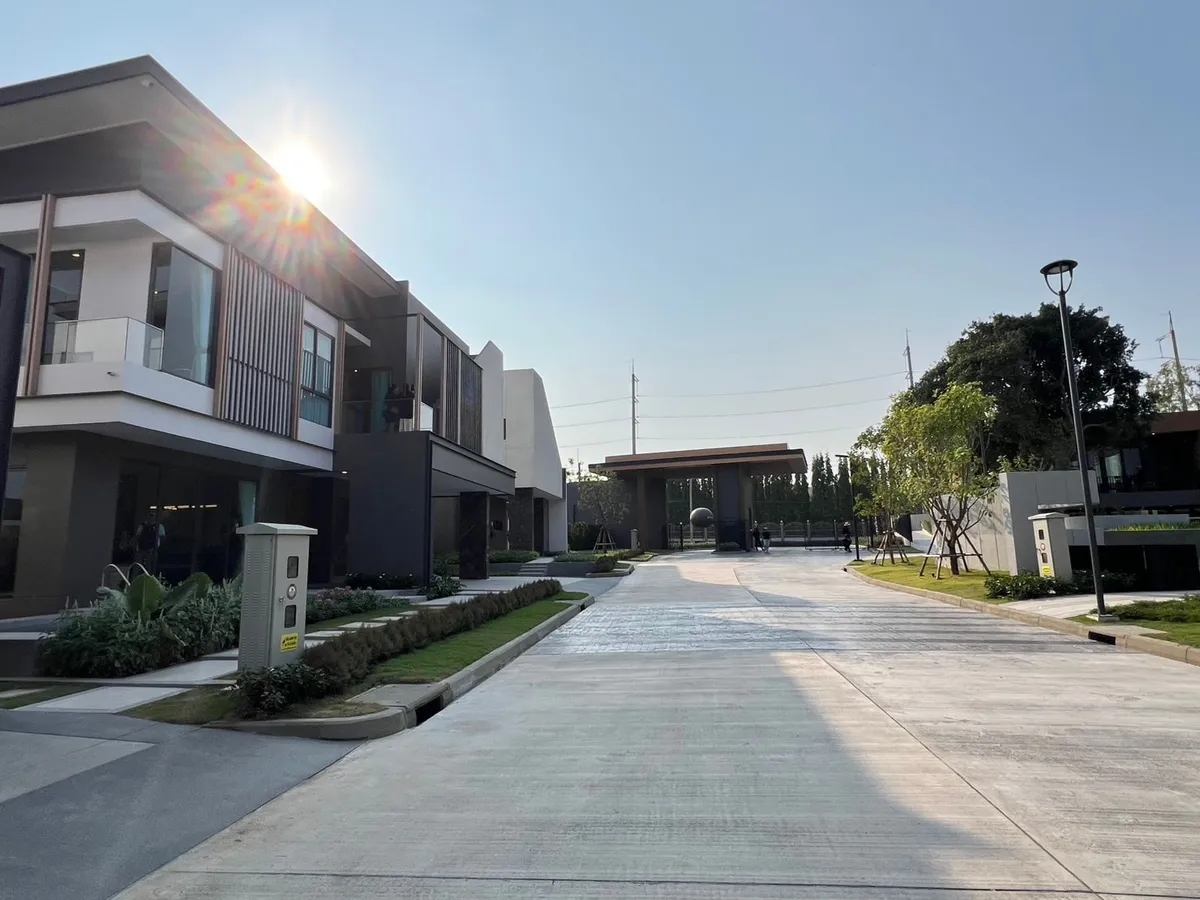 2- Storey 3 Bedrooms 3 Bathrooms in East Pattaya photo 35
