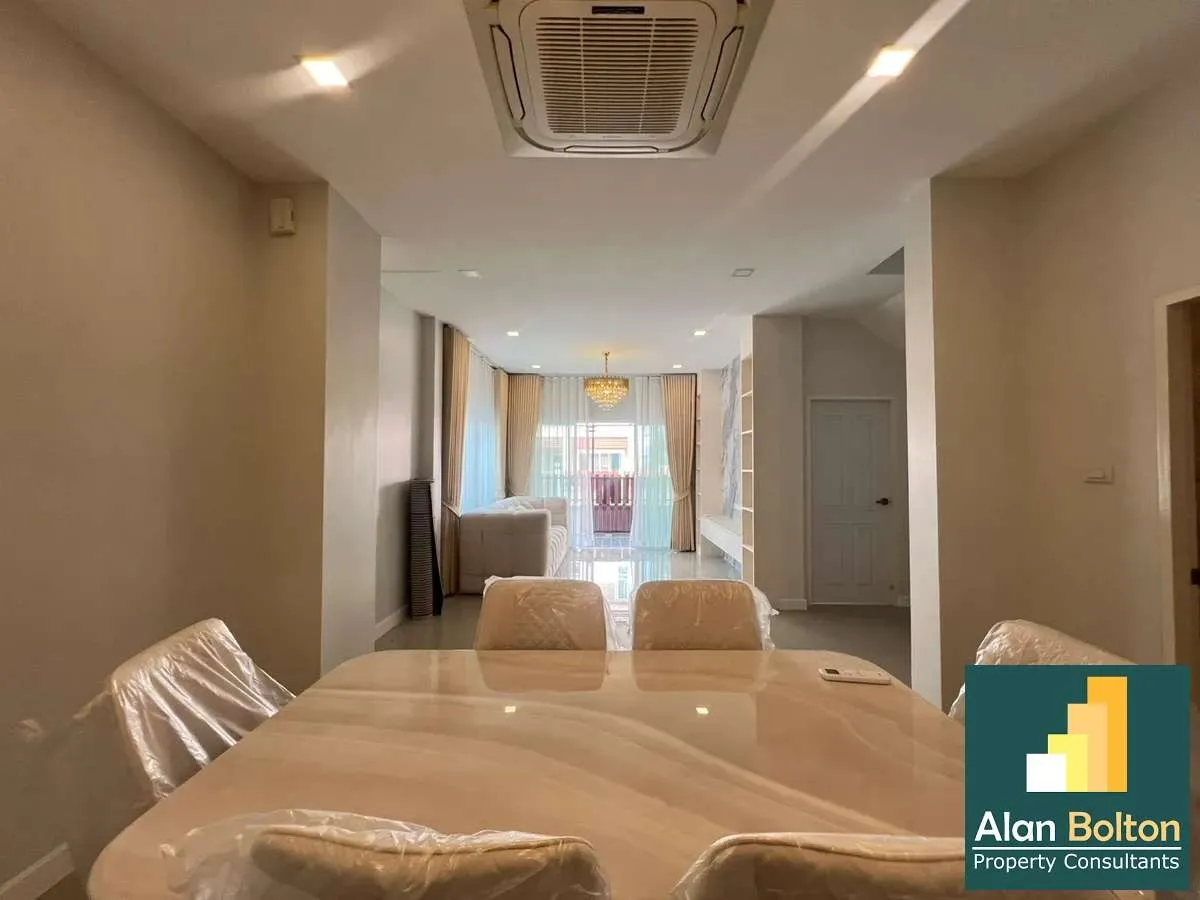 2- Storey 3 Bedrooms 3 Bathrooms in East Pattaya photo 6
