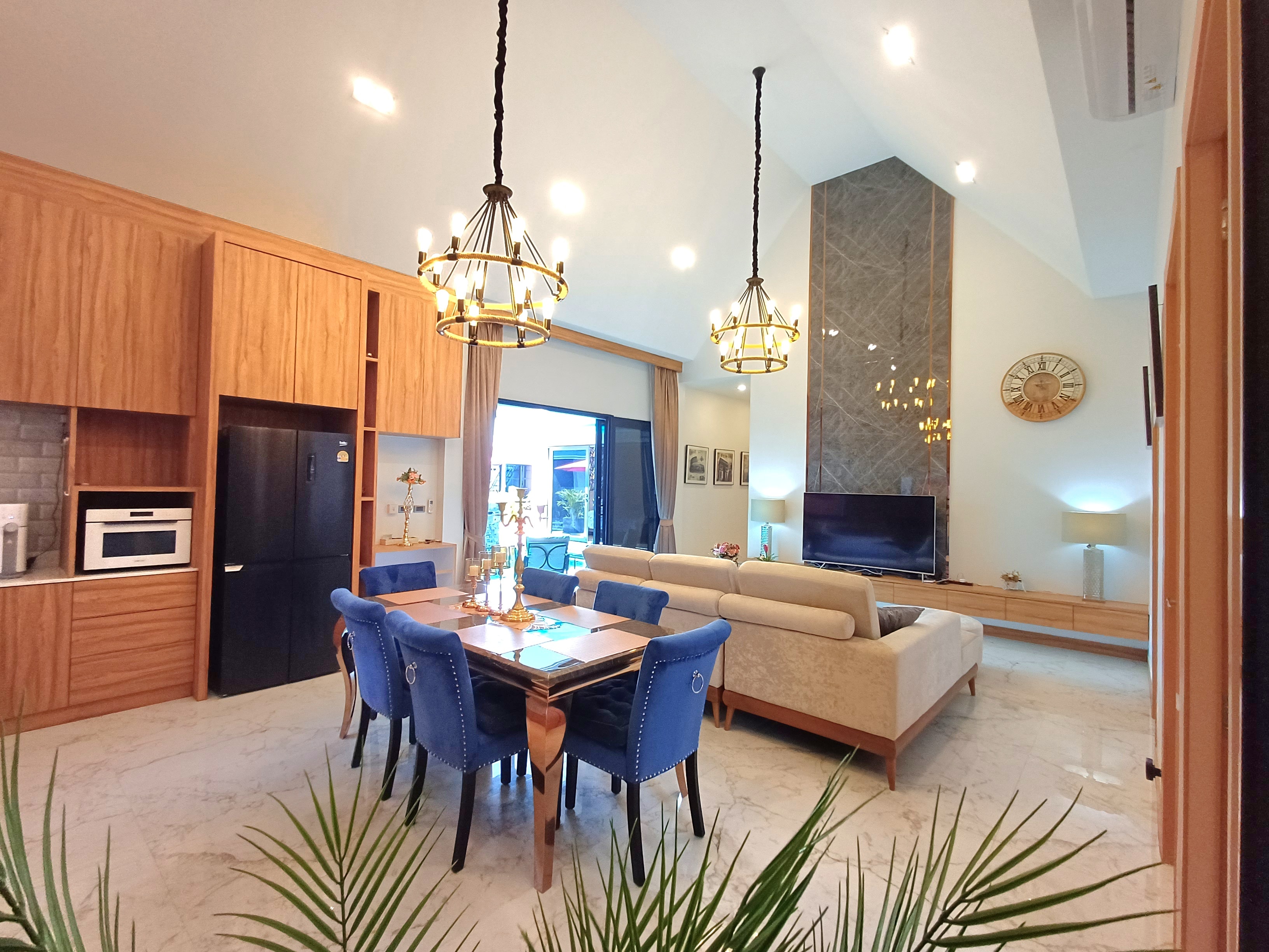 Spacious Pool Villa 5 bedrooms 5 bathrooms in East Pattaya for Sale photo 23