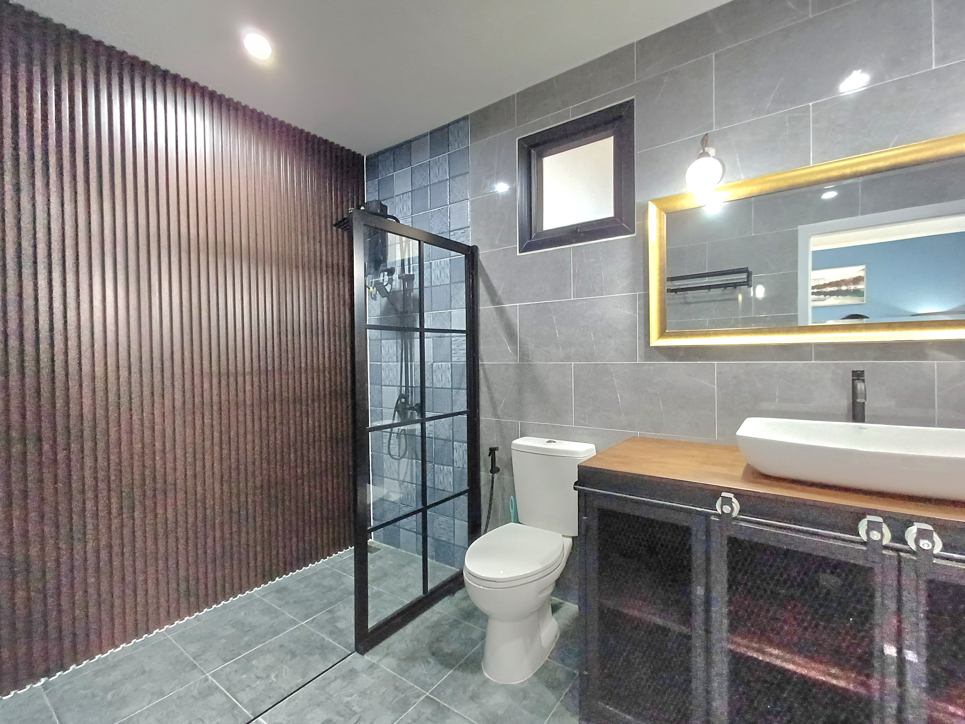 Spacious Pool Villa 5 bedrooms 5 bathrooms in East Pattaya for Sale photo 31