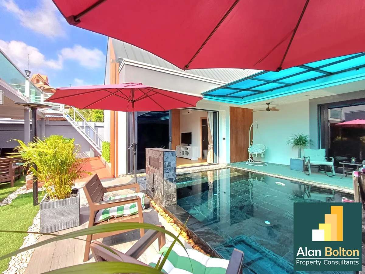 Spacious Pool Villa 5 bedrooms 5 bathrooms in East Pattaya for Sale photo 4