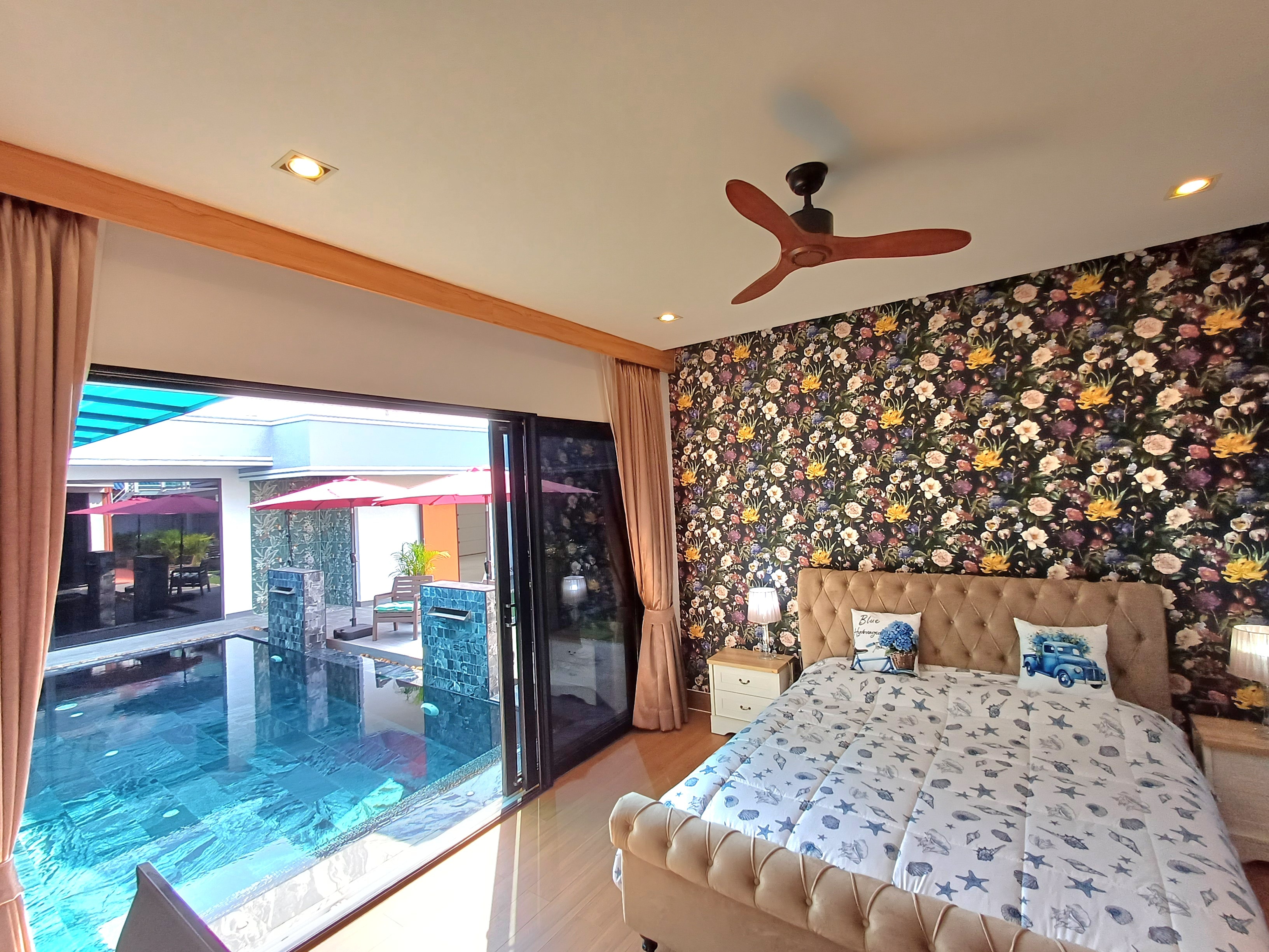 Spacious Pool Villa 5 bedrooms 5 bathrooms in East Pattaya for Sale photo 27