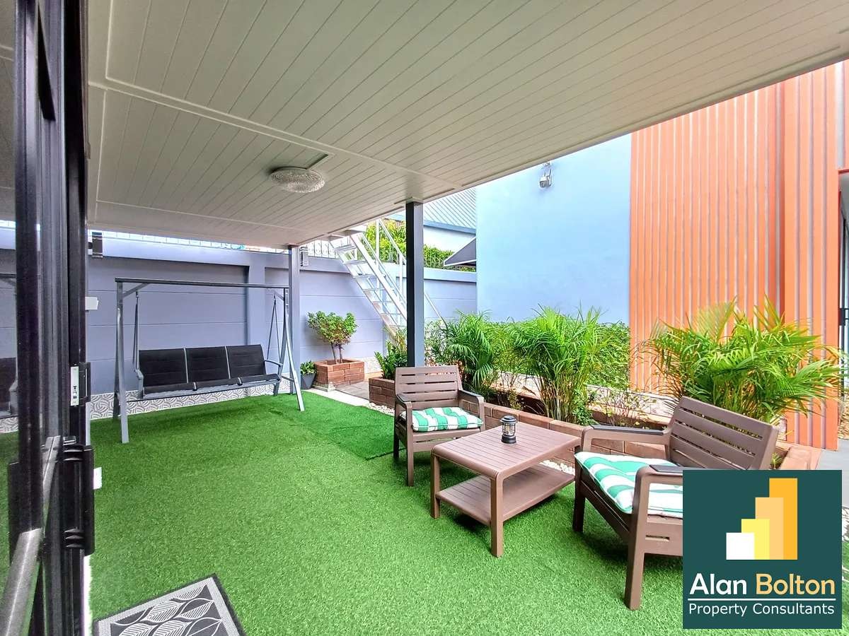 Spacious Pool Villa 5 bedrooms 5 bathrooms in East Pattaya for Sale photo 5