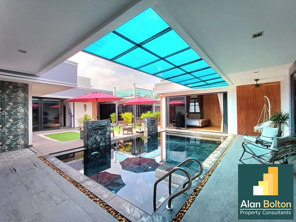 Spacious Pool Villa 5 bedrooms 5 bathrooms in East Pattaya for Sale photo 7