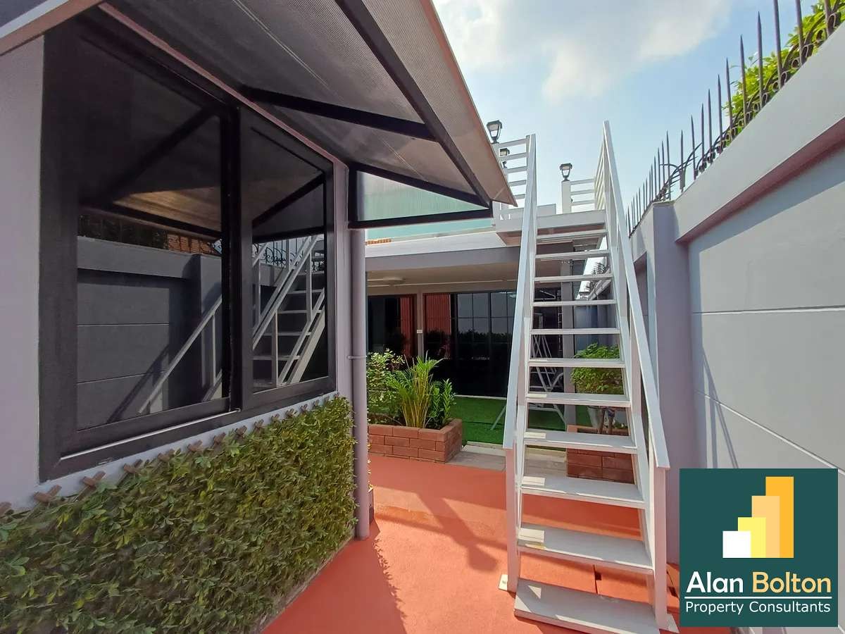Spacious Pool Villa 5 bedrooms 5 bathrooms in East Pattaya for Sale photo 19