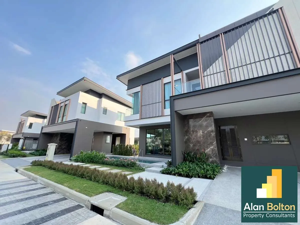 Modern Tropical House For Sale near Motorway7