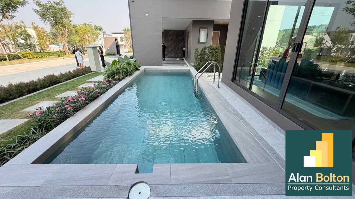 Modern Tropical House For Sale near Motorway7 photo 8