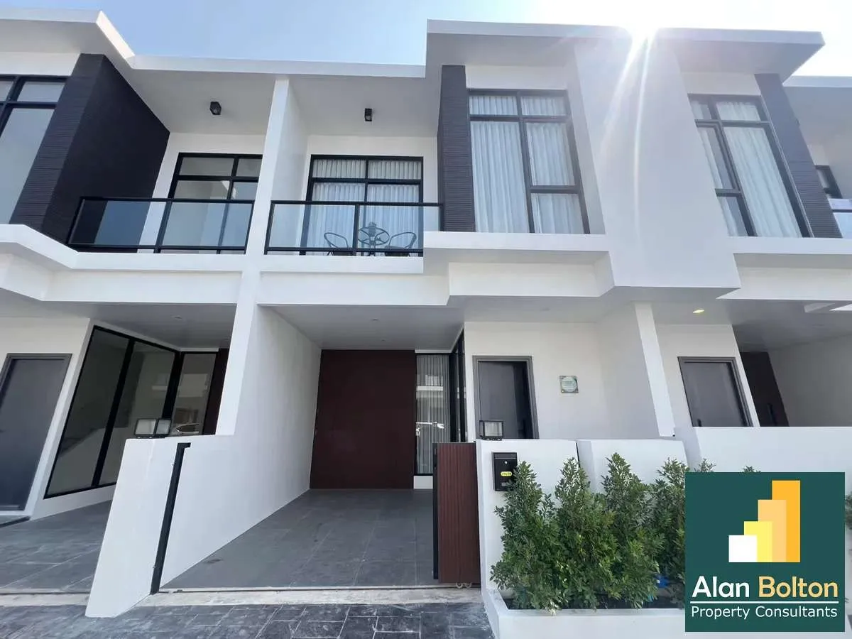 4 Bedrooms 3 Bathrooms in East Pattaya