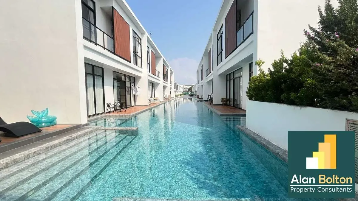 4 Bedrooms 3 Bathrooms in East Pattaya photo 16
