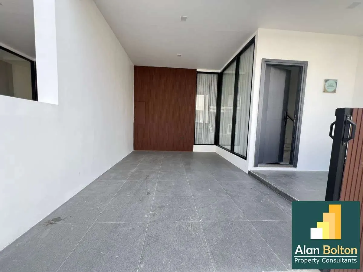 4 Bedrooms 3 Bathrooms in East Pattaya photo 3