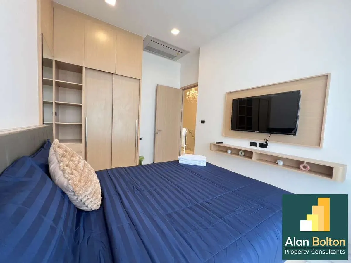 4 Bedrooms 3 Bathrooms in East Pattaya photo 9