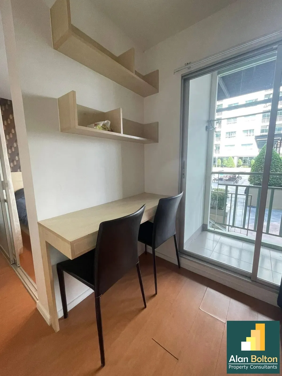Balcony with pool access 1 Bedroom 1 Bathroom in Jomtien photo 15