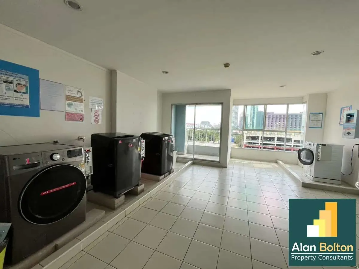 Balcony with pool access 1 Bedroom 1 Bathroom in Jomtien photo 20