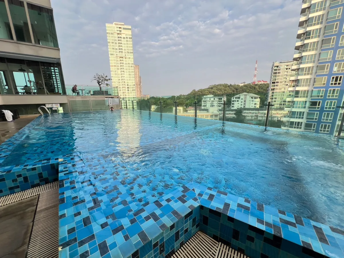 Balcony with pool access 1 Bedroom 1 Bathroom in Jomtien photo 24