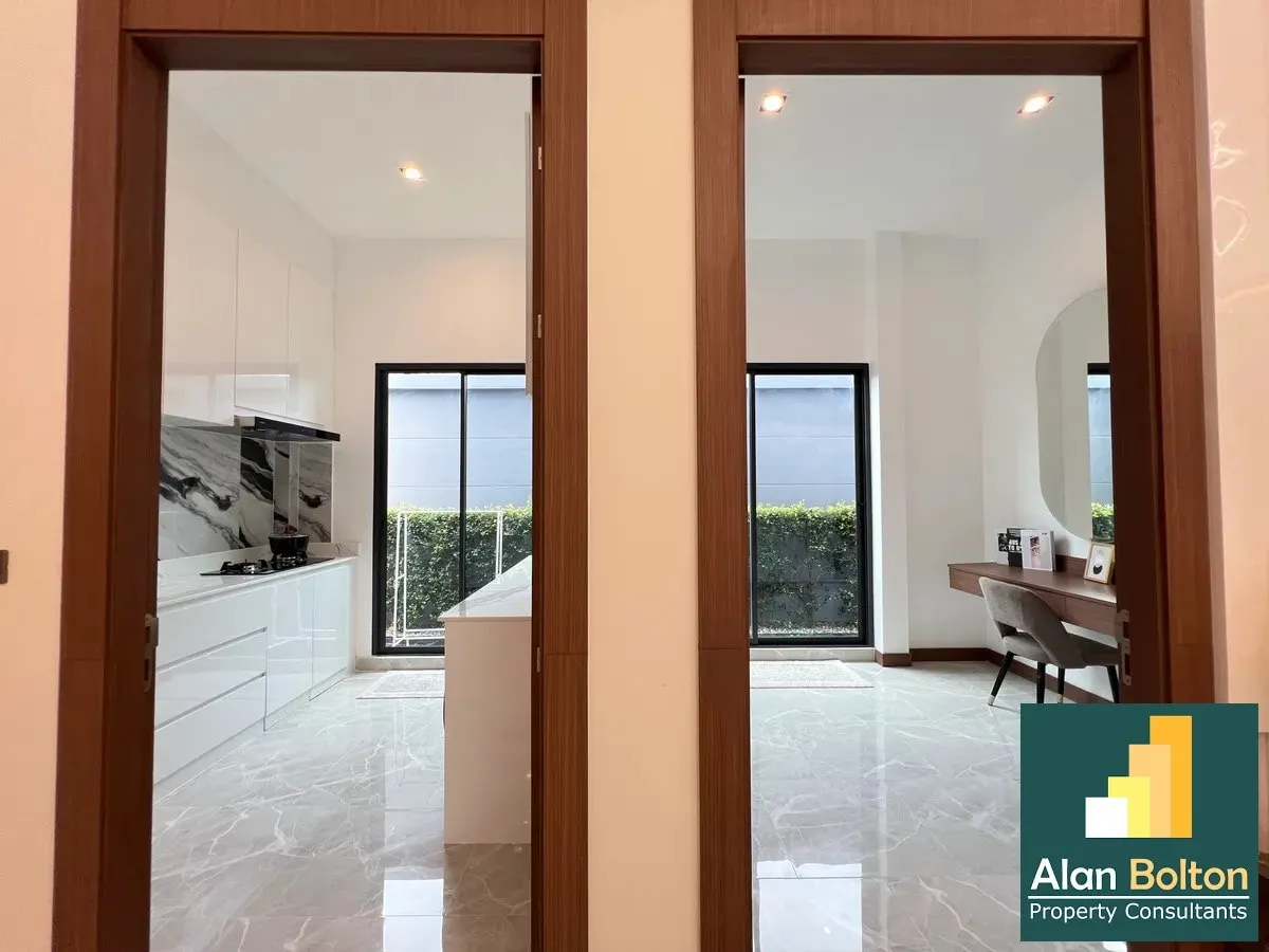 Luxury pool villa 4 Bedrooms 7 Bathrooms in East pattaya photo 16