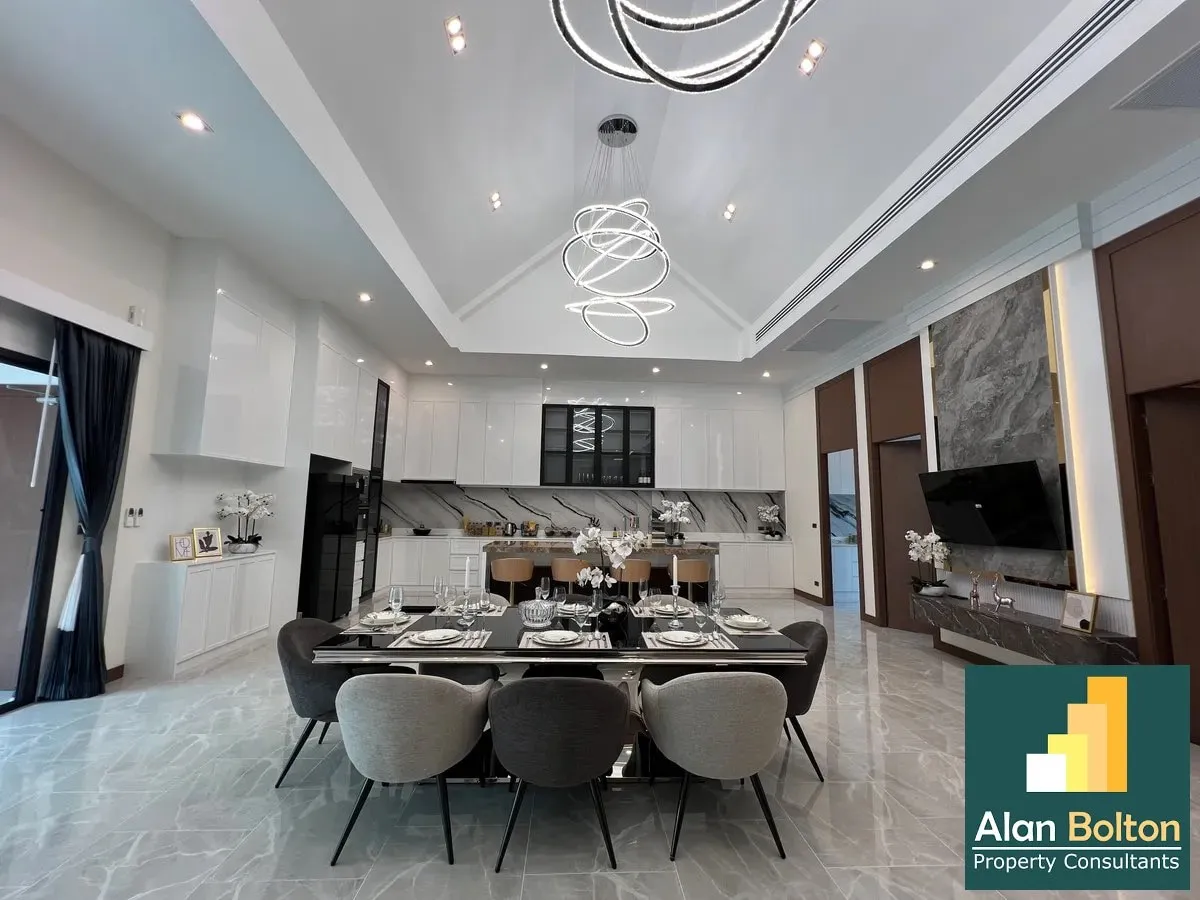 Luxury pool villa 4 Bedrooms 7 Bathrooms in East pattaya photo 20