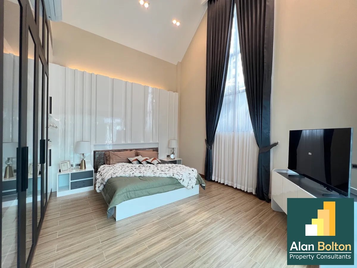 Luxury pool villa 4 Bedrooms 7 Bathrooms in East pattaya photo 23