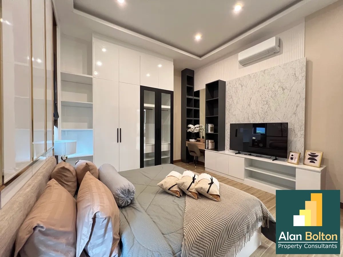 Luxury pool villa 4 Bedrooms 7 Bathrooms in East pattaya photo 6