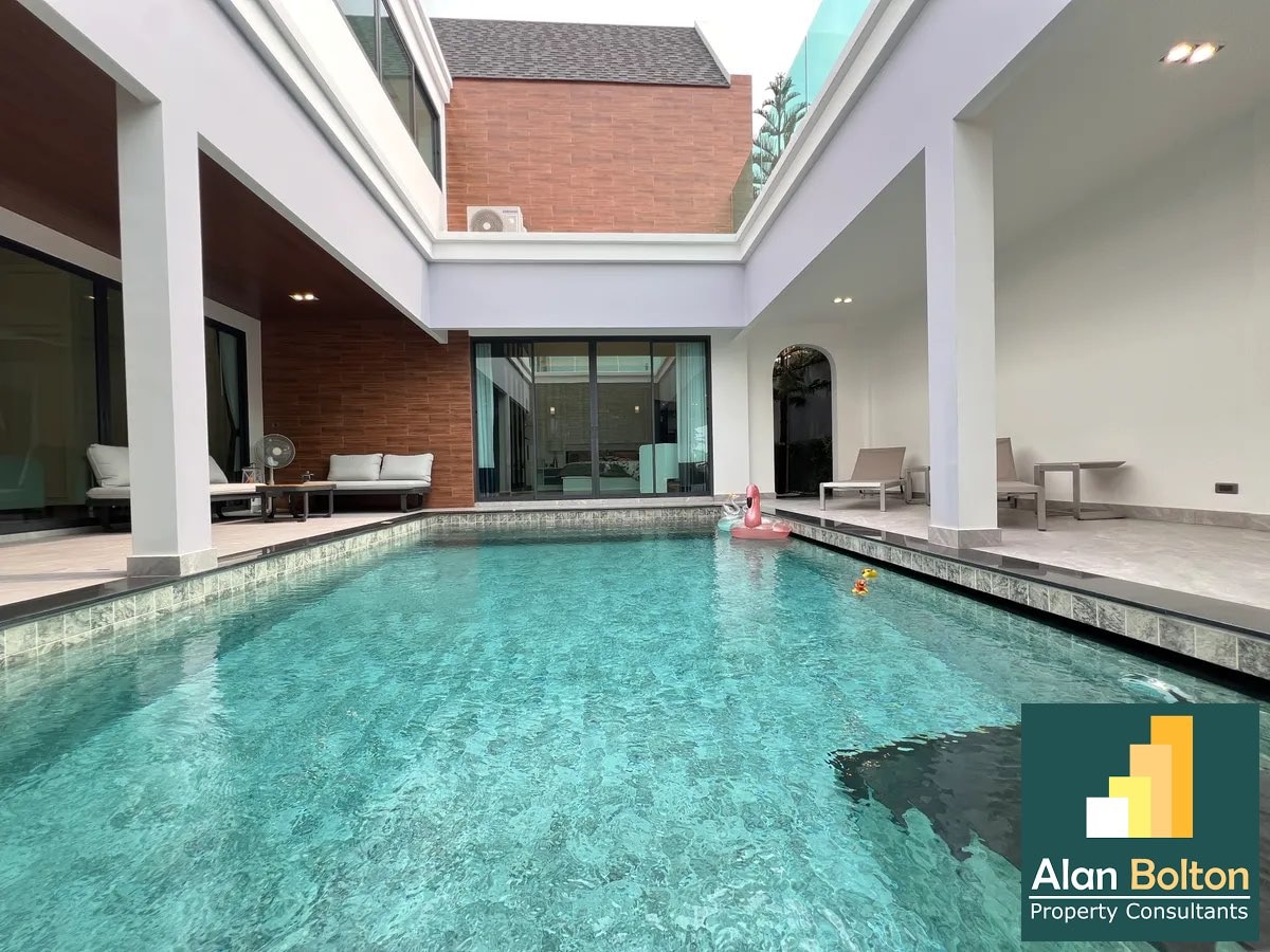 Luxury pool villa 4 Bedrooms 7 Bathrooms in East pattaya photo 14