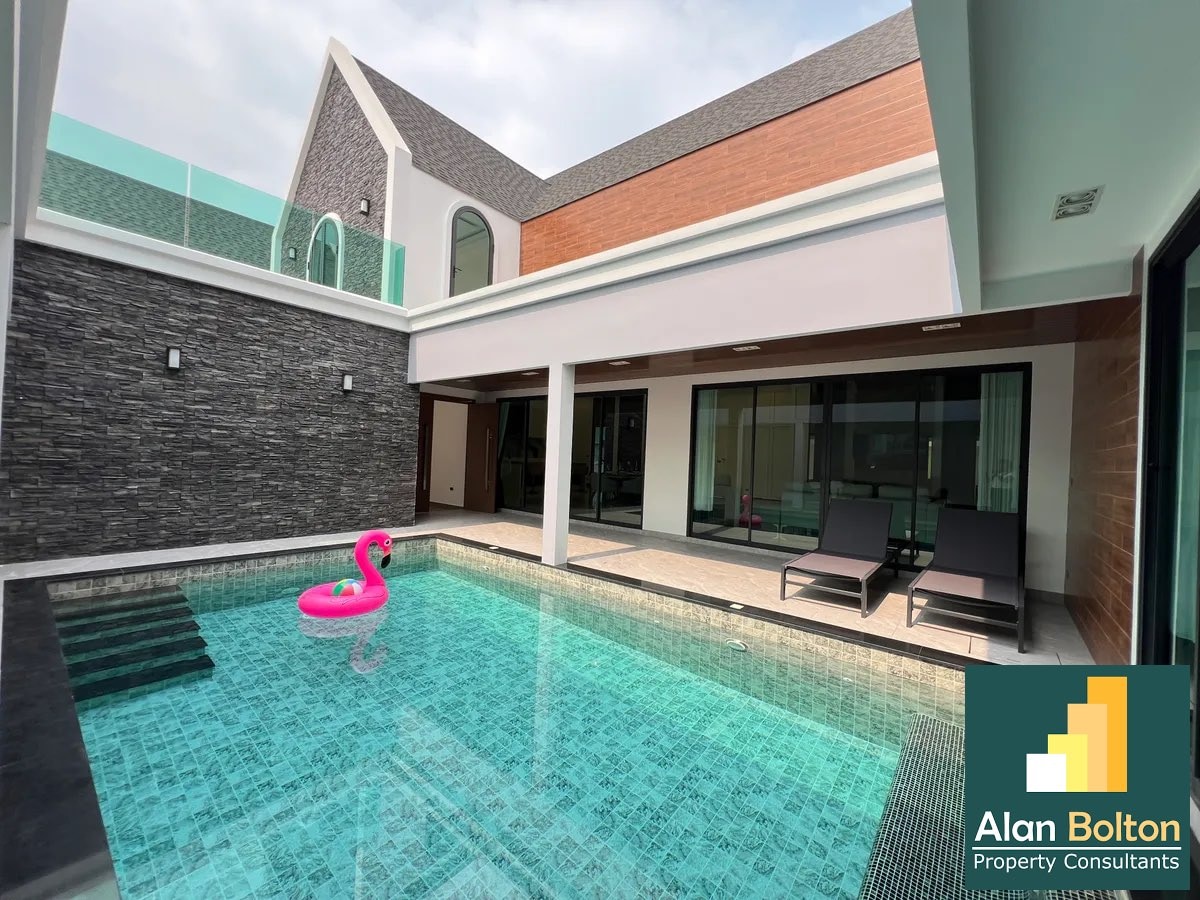 Pool villa for sale 4 Bedrooms 6 Bathrooms in East Pattaya photo 3