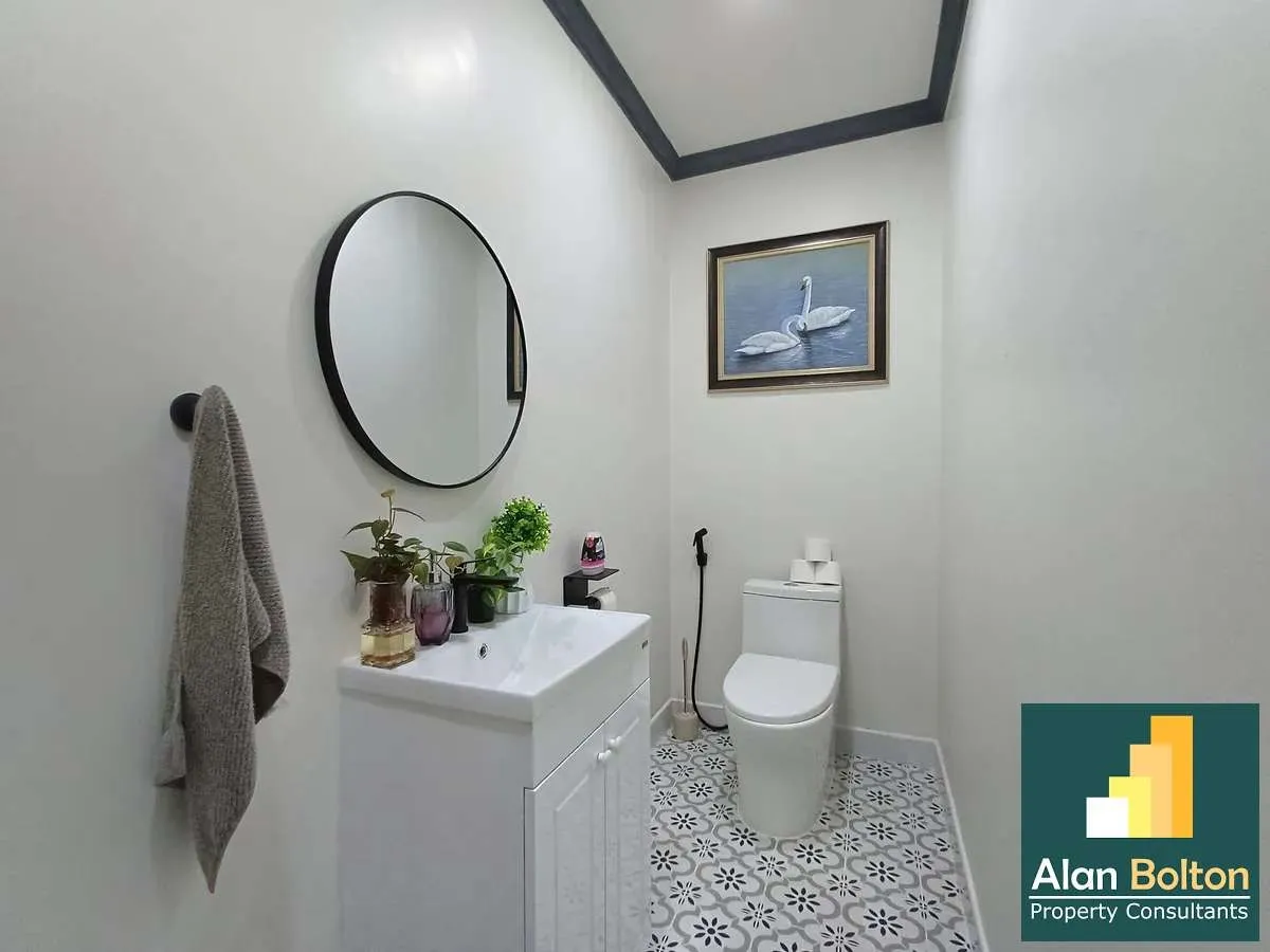Specious Single Detached House 3 bedrooms 4 bathrooms near Motorway 7 for Sale photo 12