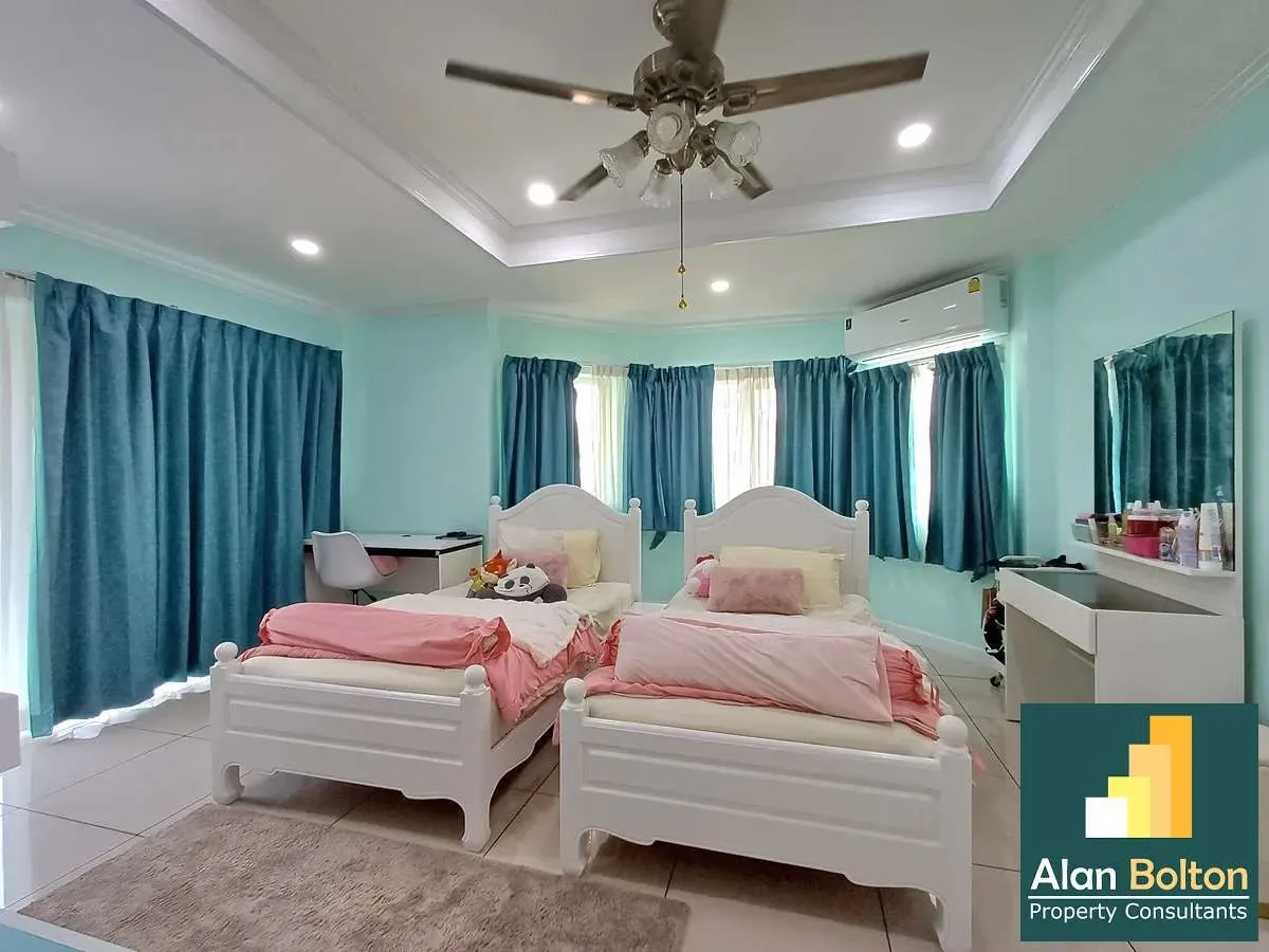 Specious Single Detached House 3 bedrooms 4 bathrooms near Motorway 7 for Sale photo 19