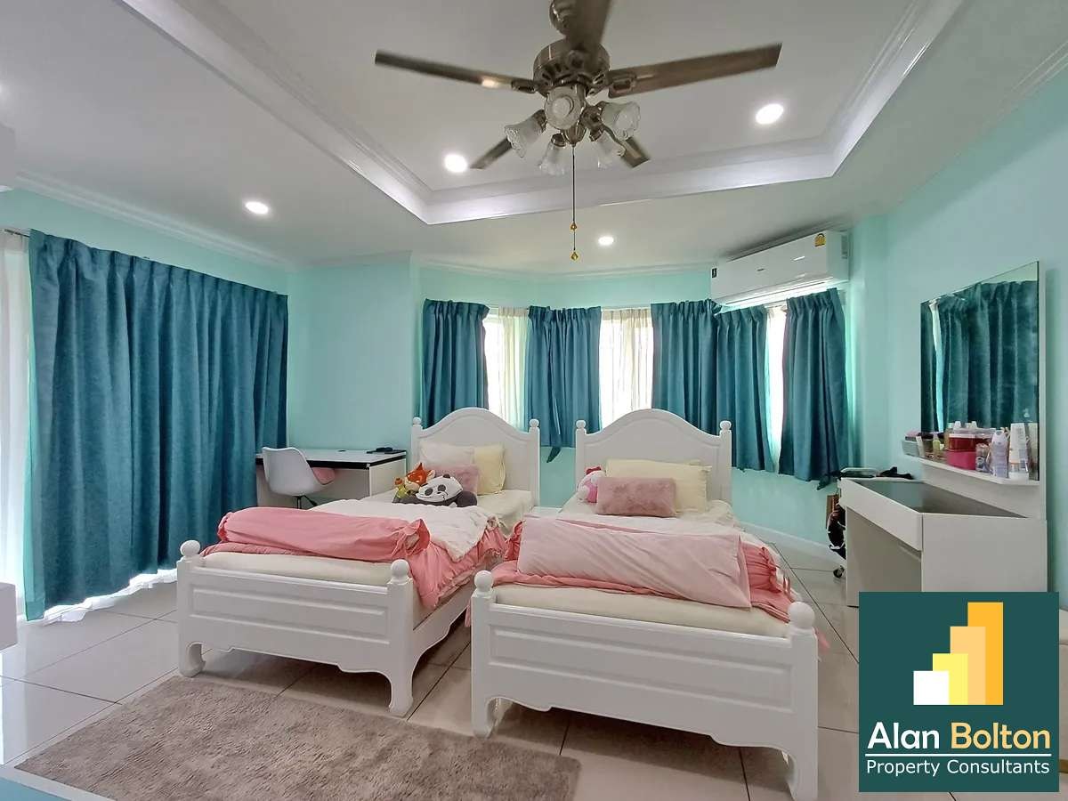 Specious Single Detached House 3 bedrooms 4 bathrooms near Motorway 7 for Sale photo 19