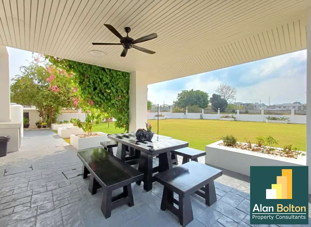 Specious Single Detached House 3 bedrooms 4 bathrooms near Motorway 7 for Sale photo 5