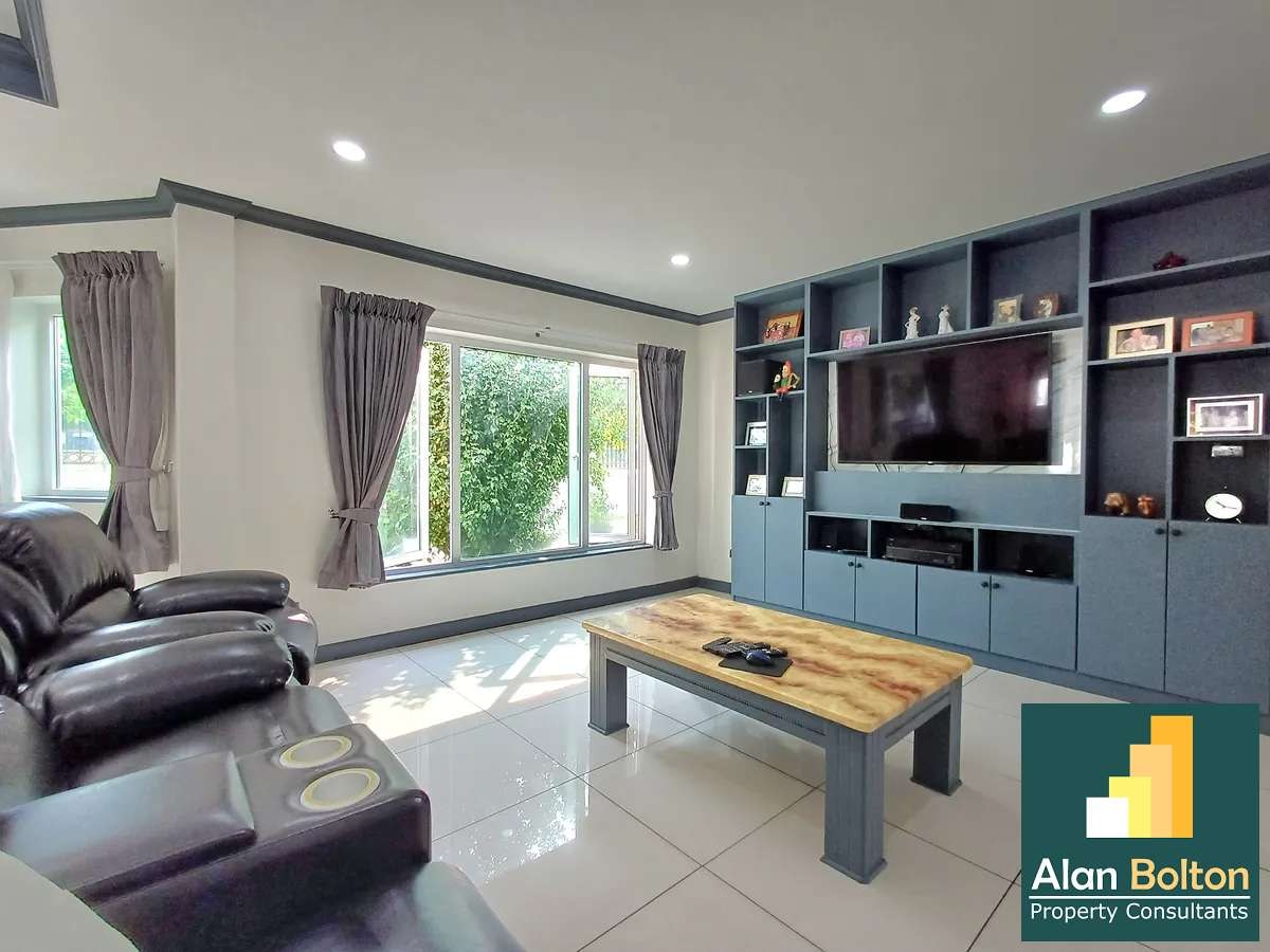 Specious Single Detached House 3 bedrooms 4 bathrooms near Motorway 7 for Sale photo 8