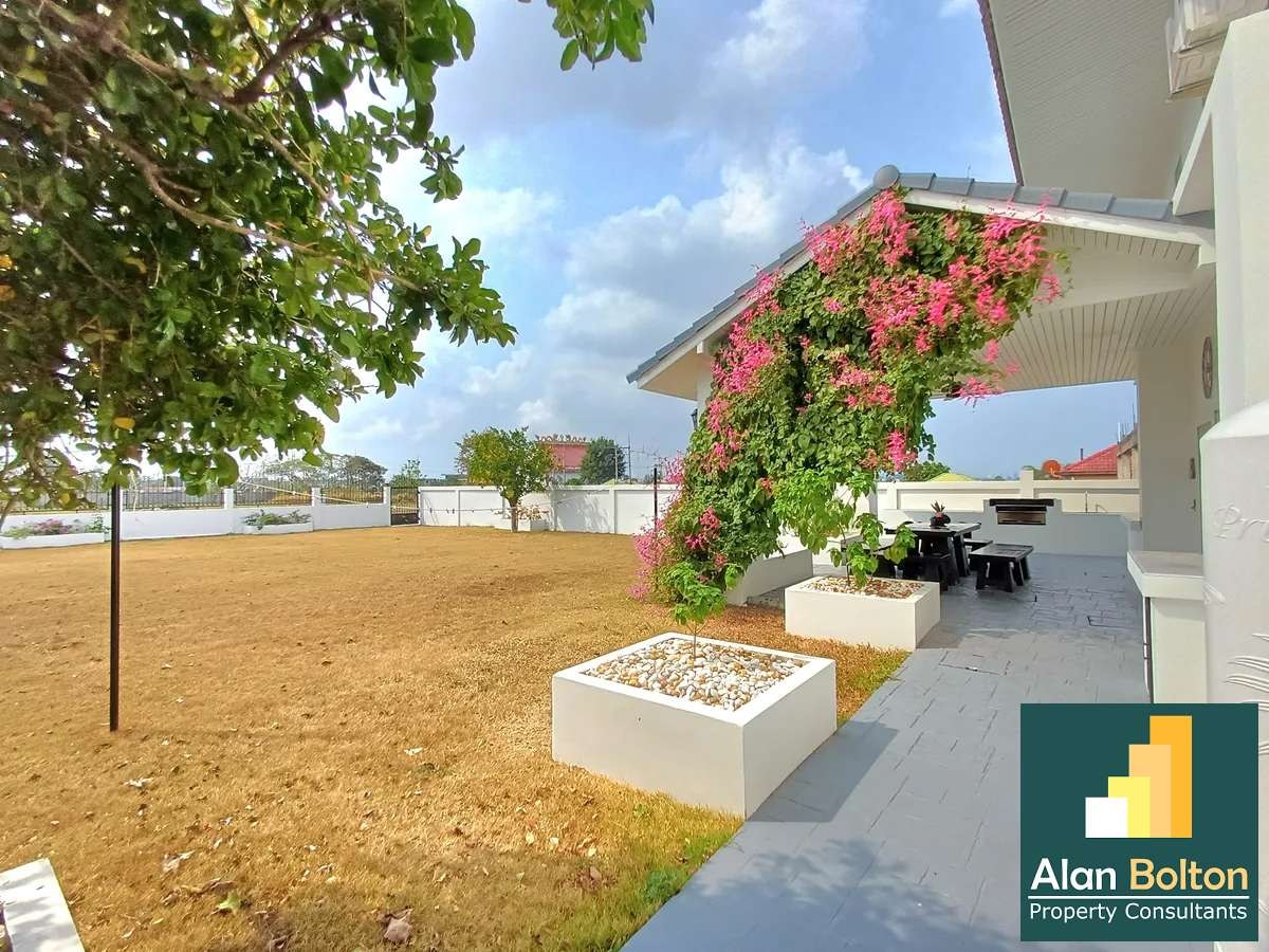 Specious Single Detached House 3 bedrooms 4 bathrooms near Motorway 7 for Sale photo 13