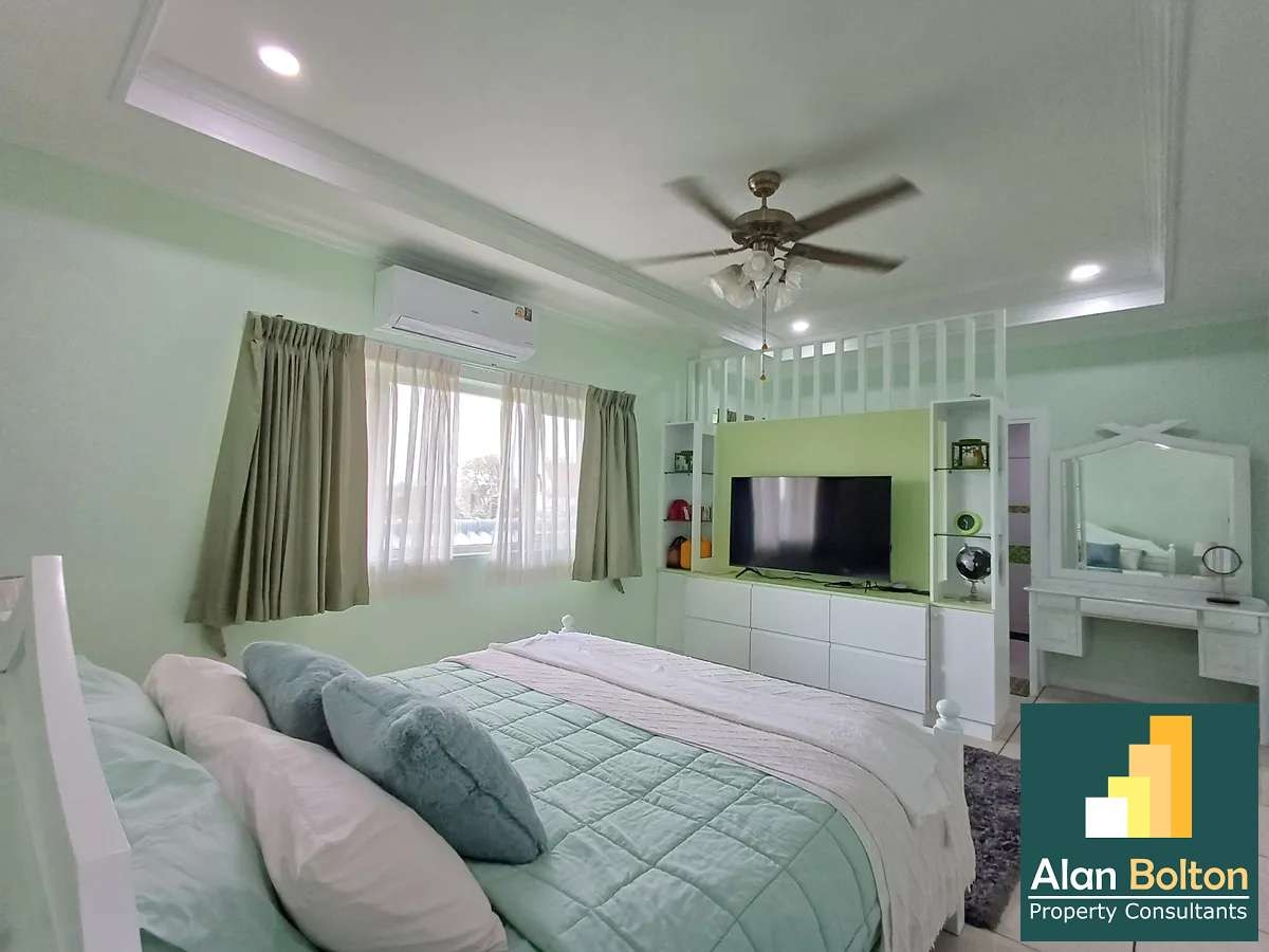 Specious Single Detached House 3 bedrooms 4 bathrooms near Motorway 7 for Sale photo 16